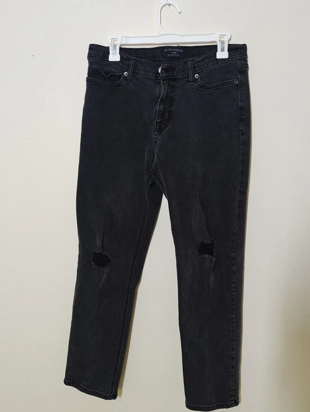 No Boundaries Black Slim Straight Distressed Jeans size 30 x 30 - Picture 1 of 2